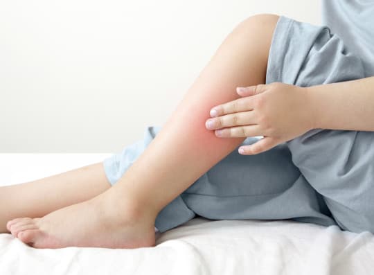 Illustration of knee pain from growing pains - pediatric chiropractor San Antonio TX